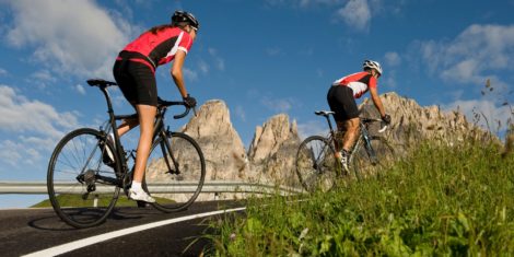 S Klanca v klanc 2025 (Pogi Challenge 2025) s Tadejem Pogačarjem združuje šport, vztrajnost in pametno tehnologijo