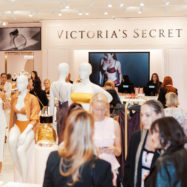 Victoria's Secret odprla prvo trgovino v Sloveniji in v Ljubljano prinesla rožnati glamur