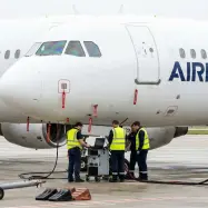 Airbus zahteval nujno posodobitev programske opreme letal Airbus A320, letalski prevozniki se soočajo s težavami zaradi prizemljitev