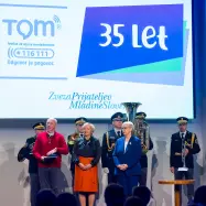 TOM telefon praznuje 35 let delovanja in izpostavlja nujnost zaupanja mladim