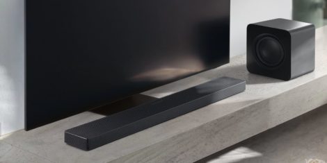 Kompaktni Samsung QS700F soundbar prinaša opazno nadgradnjo zvoka v sodobna stanovanja