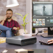 QNAP NASbook TBS-h574TX združuje zmogljivost podatkovnega centra in mobilnost