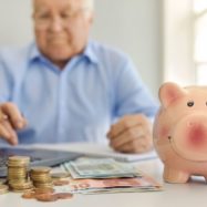 ZPIZ uskladitev pokojnin 2026 po novi formuli in višja pokojnina  Redna uskladitev pokojnin v letu 2026 višina pokojnine ZPIZ