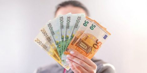 Minimalna plača 2026 bo 1000€ neto, višja bruto in neto minimalna plača 2026 predstavljata dvig za 15.95%