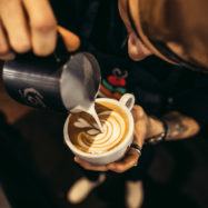 LAGS Spopad Slovenija 2026 prinesel nove državne prvake v latte artu in nove nosilce zelenih, rdečih in črnih lončkov