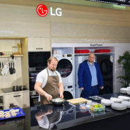 LG je predstavil vgradne kuhinjske aparate za pametne kuhinje, ki v prvi polovici leta 2026 prihajajo tudi v Slovenijo