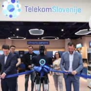 Telekom Slovenije je v nakupovalnem centru Citypark Ljubljana odprl nov prodajni center, ki v ospredje postavlja uporabnika