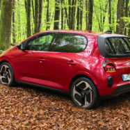 Renault Twingo – majhen, a presenetljivo suveren