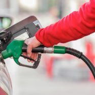 Nove cene goriva od 12. maja 2026 ostajajo nespremenjene za bencin in dizel, kurilno olje bo malenkost cenejše