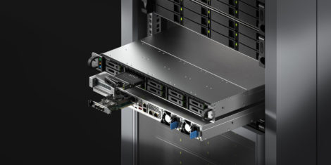 Novi QNAP TS-h1077AFU je zmogljiv kompakten NAS z desetimi ležišči za SSD-je in procesorjem AMD Ryzen PRO