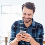 Telekom Slovenije s digitalno sklenitvijo naročnine in eSIM spreminja uporabniško izkušnjo mobilnih storitev