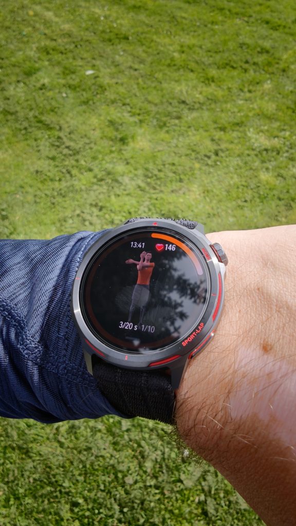 Zaslon je eden najmočnejših adutov ure Test Huawei Watch GT Runner 2