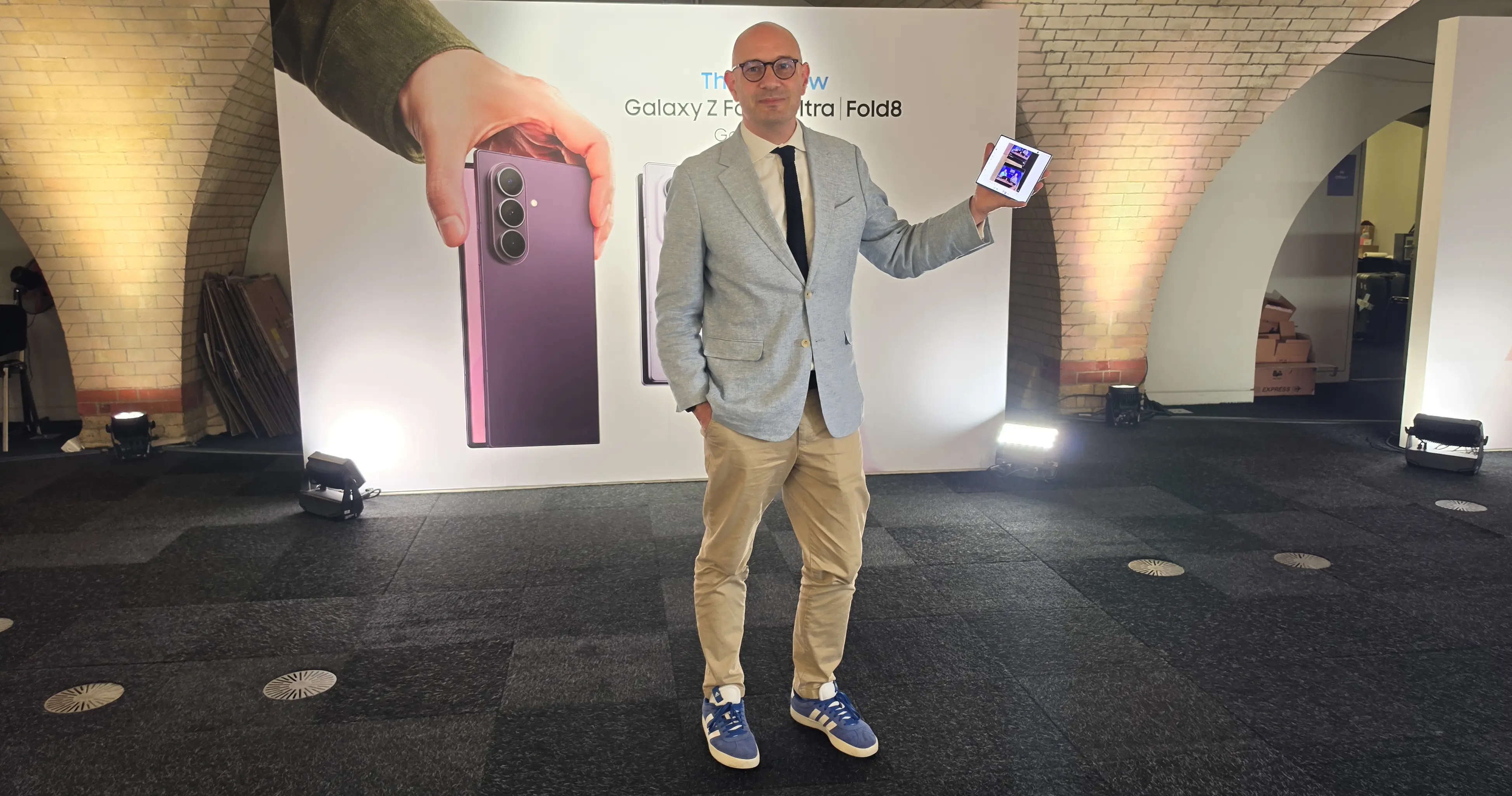 Benjamin Braun v intervjuju Ko uporabniki preidejo na prepogljiv telefon, se ne vrnejo več nazaj na klasičnega