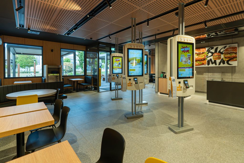 terminali za naročanje hrane v McDonald's Žito Ljubljana