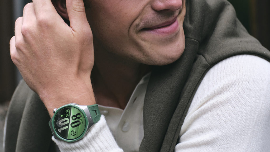 Huawei Watch GT 7 Pro EasyCross ohranja klasično zaponko, vendar spremeni položaj prostega konca paščka