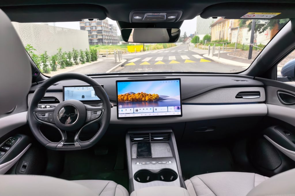 Test BYD Seal 6 DM i 5 Veliko prostora in opreme, vendar premium občutek ni odvisen samo od materialov