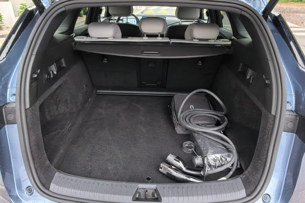 Test BYD Seal 6 DM i Električni doseg okoli 80 kilometrov spreminja uporabnost avtomobila
