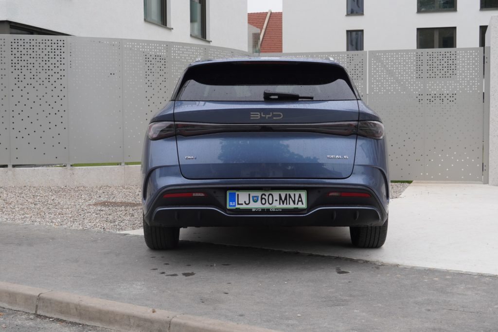 Test BYD Seal 6 DM i Električni pogon je dovolj zmogljiv, vendar občutek vožnje ni vedno električen